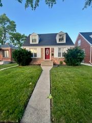 1037 Marshall Avenue, Bellwood, IL 60104