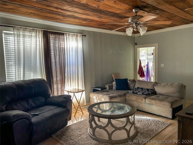 1516 N 10th Avenue, Durant, OK 74701