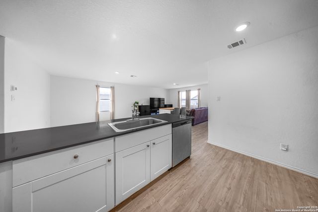 5424 Thyme Corner, St Hedwig, TX 78152
