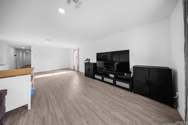 5424 Thyme Corner, St Hedwig, TX 78152