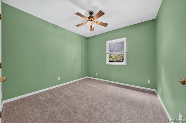 5370 Whipple Lake Road, Clarkston, MI 48348