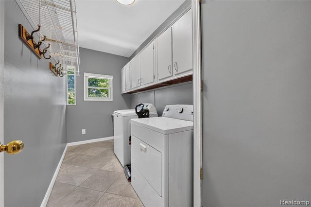 5370 Whipple Lake Road, Clarkston, MI 48348