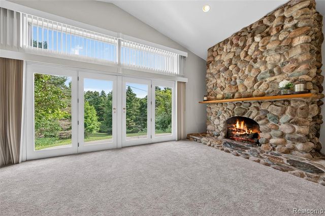 5370 Whipple Lake Road, Clarkston, MI 48348