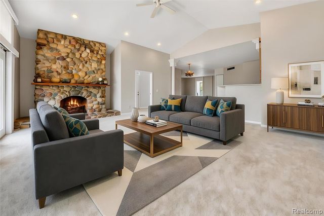 5370 Whipple Lake Road, Clarkston, MI 48348