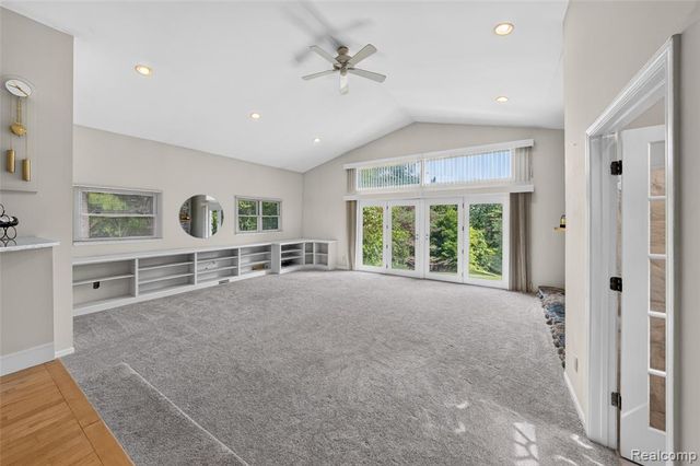 5370 Whipple Lake Road, Clarkston, MI 48348