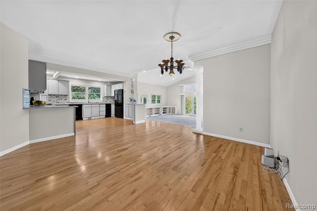 5370 Whipple Lake Road, Clarkston, MI 48348