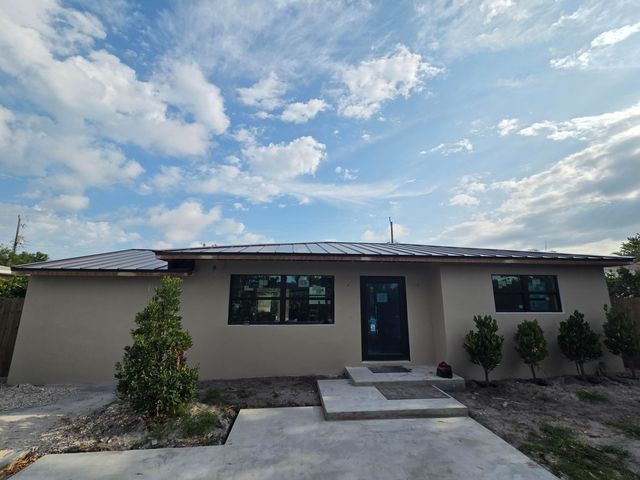 329 Laurie Road, West Palm Beach, FL 33405