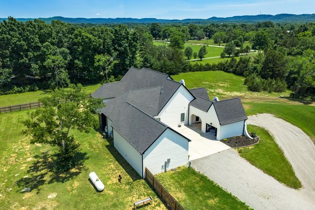 4035 Christiana Hoovers Gap Rd, Christiana, TN 37037
