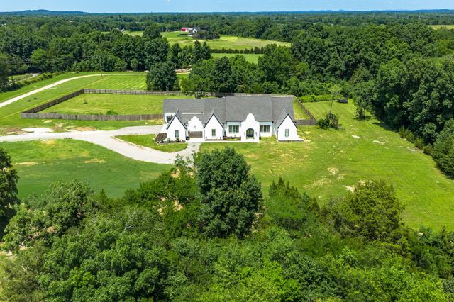 4035 Christiana Hoovers Gap Rd, Christiana, TN 37037