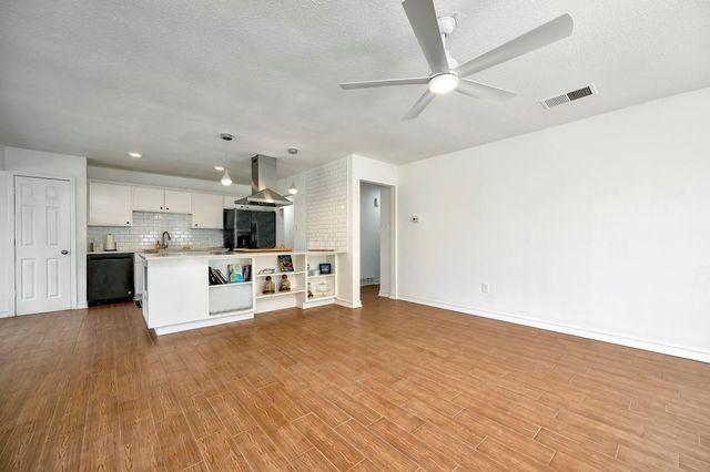 6051 Oakdale Court, Watauga, TX 76148