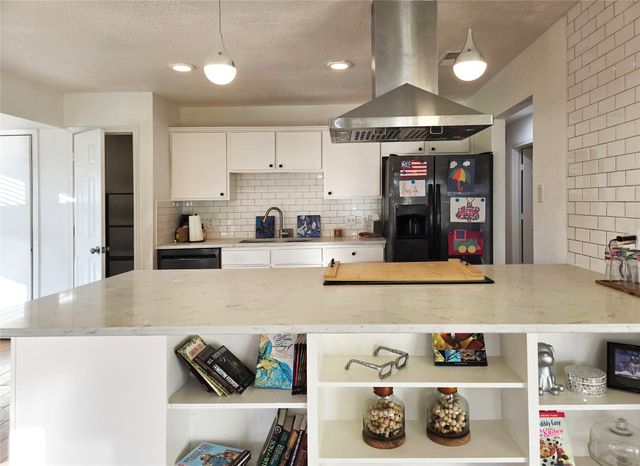 6051 Oakdale Court, Watauga, TX 76148