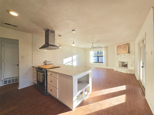 6051 Oakdale Court, Watauga, TX 76148