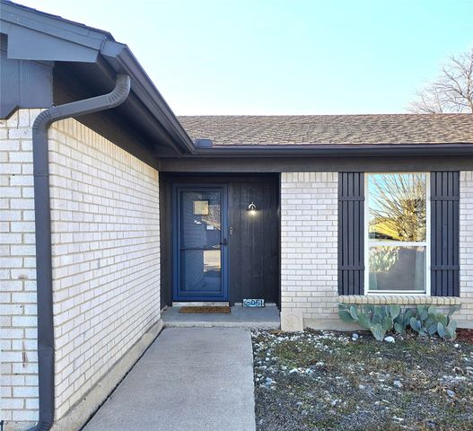 6051 Oakdale Court, Watauga, TX 76148