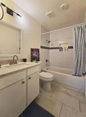 6051 Oakdale Court, Watauga, TX 76148