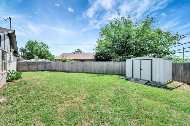 6051 Oakdale Court, Watauga, TX 76148