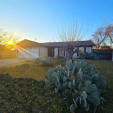 6051 Oakdale Court, Watauga, TX 76148