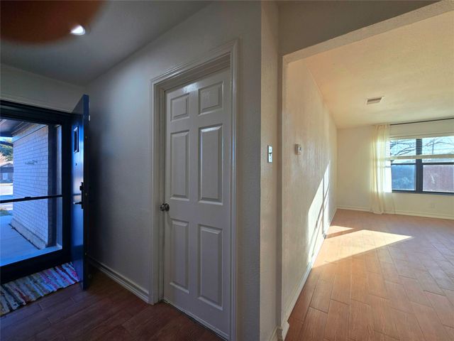 6051 Oakdale Court, Watauga, TX 76148