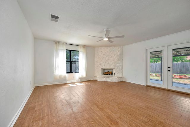 6051 Oakdale Court, Watauga, TX 76148