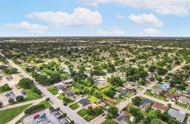 404 Glenmore Drive, Pasadena, TX 77503