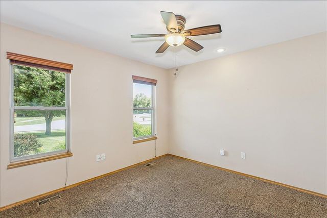 1213 N Hamilton Cir, Derby, KS 67037