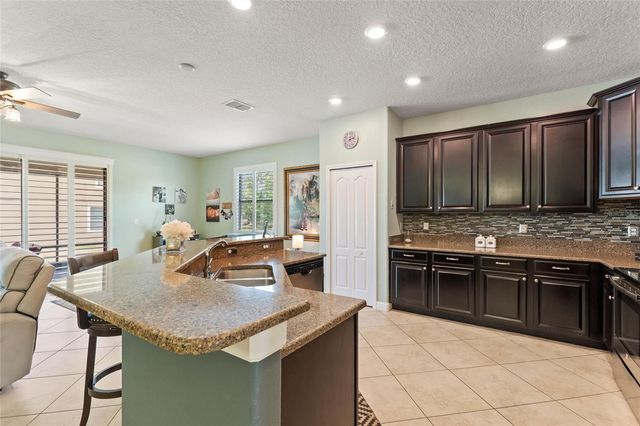 8961 DOVE VALLEY WAY, Davenport, FL 33896