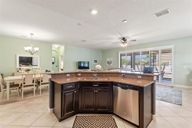 8961 DOVE VALLEY WAY, Davenport, FL 33896