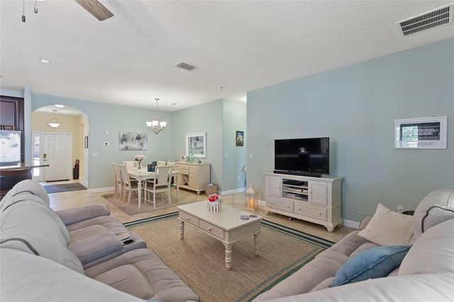 8961 DOVE VALLEY WAY, Davenport, FL 33896