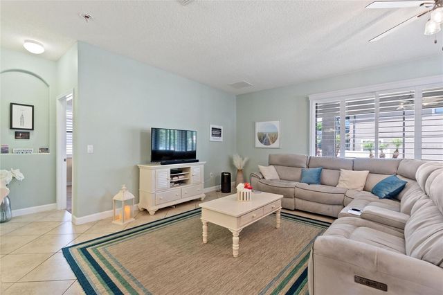 8961 DOVE VALLEY WAY, Davenport, FL 33896