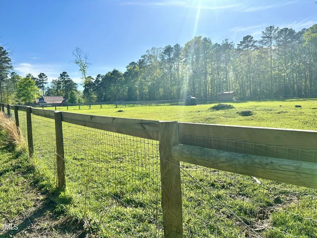 104 Bridle Path Lane, Carthage, NC 28327
