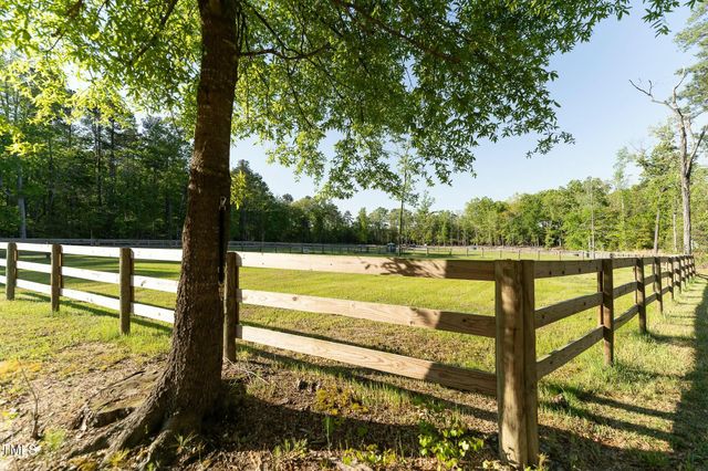 104 Bridle Path Lane, Carthage, NC 28327