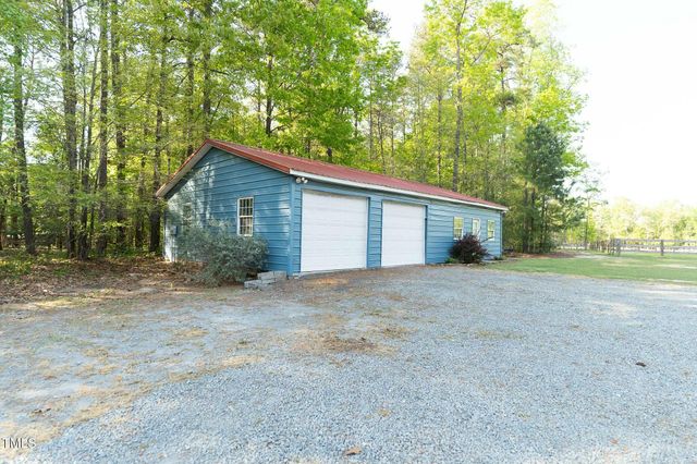 104 Bridle Path Lane, Carthage, NC 28327