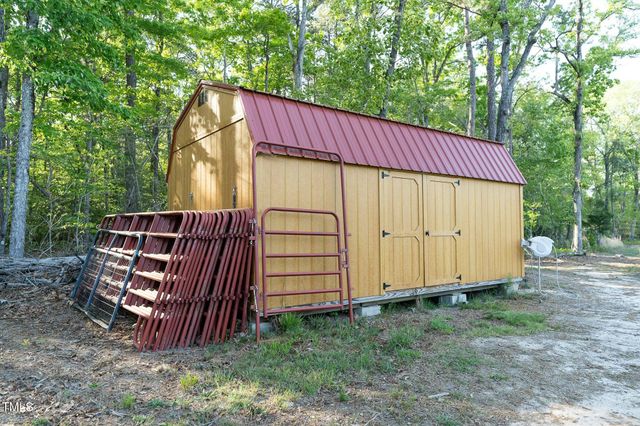 104 Bridle Path Lane, Carthage, NC 28327