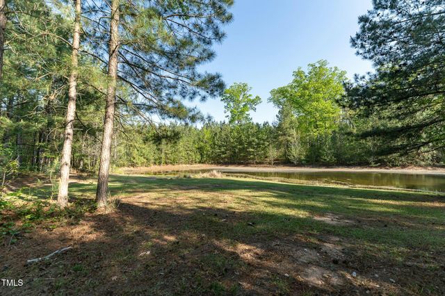 104 Bridle Path Lane, Carthage, NC 28327
