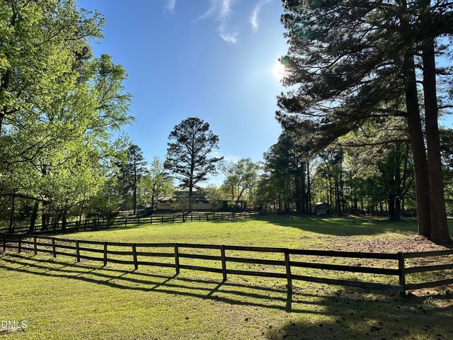 104 Bridle Path Lane, Carthage, NC 28327