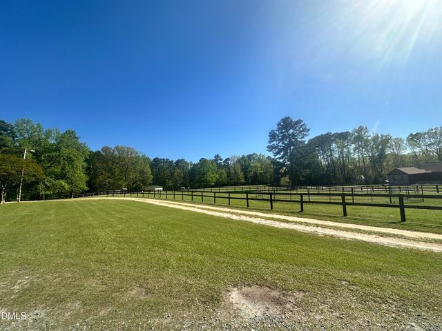 104 Bridle Path Lane, Carthage, NC 28327