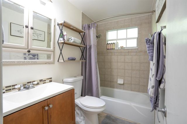 15160 Scotts Pl, Loxahatchee, FL 33470