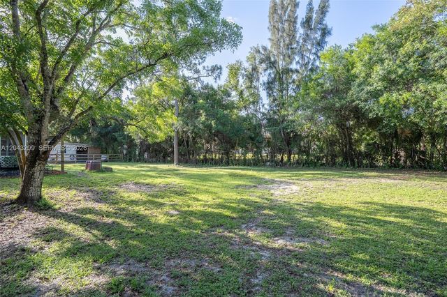 15160 Scotts Pl, Loxahatchee, FL 33470