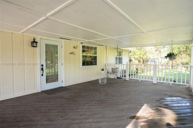 15160 Scotts Pl, Loxahatchee, FL 33470