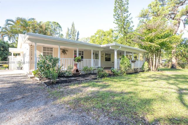 15160 Scotts Pl, Loxahatchee, FL 33470