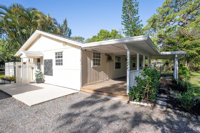 15160 Scotts Pl, Loxahatchee, FL 33470