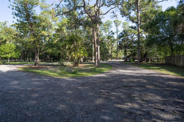 15160 Scotts Pl, Loxahatchee, FL 33470