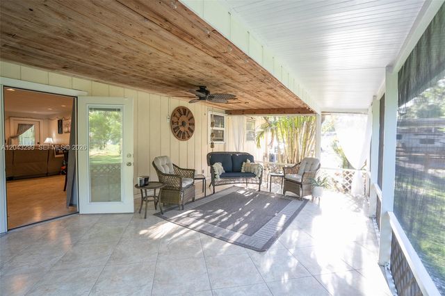 15160 Scotts Pl, Loxahatchee, FL 33470