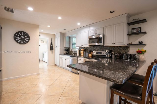 15160 Scotts Pl, Loxahatchee, FL 33470