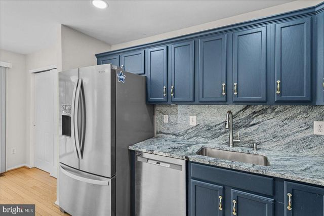 14 HEARTHSTONE LN, Marlton, NJ 08053