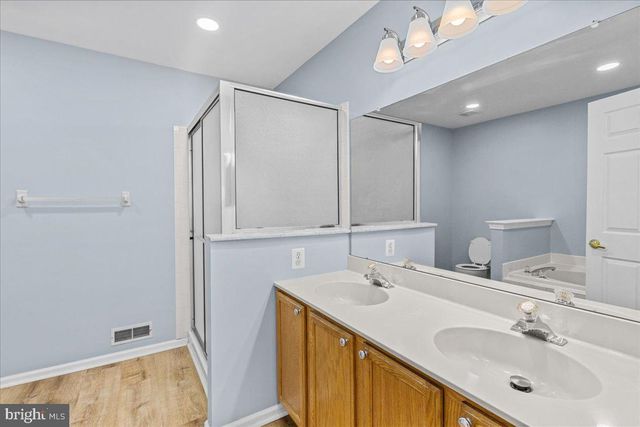 14 HEARTHSTONE LN, Marlton, NJ 08053