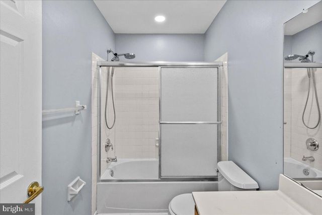 14 HEARTHSTONE LN, Marlton, NJ 08053