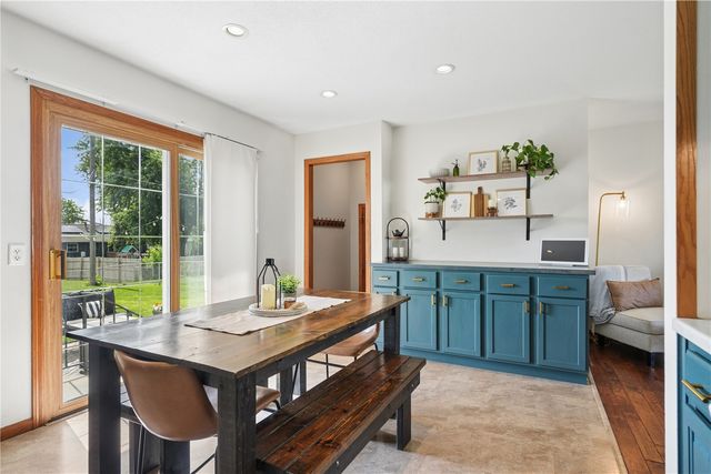 207 Drexel Drive SW, Cedar Rapids, IA 52404