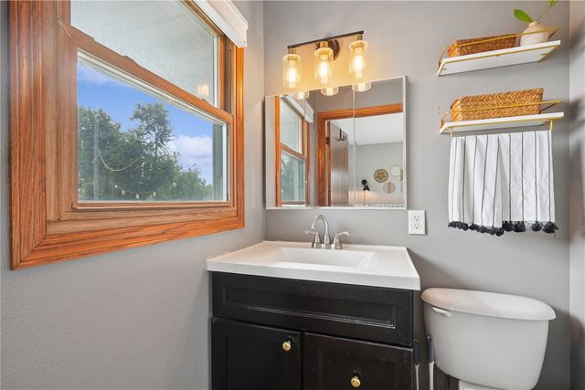 207 Drexel Drive SW, Cedar Rapids, IA 52404