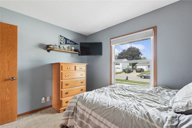 207 Drexel Drive SW, Cedar Rapids, IA 52404