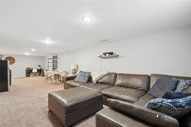 207 Drexel Drive SW, Cedar Rapids, IA 52404